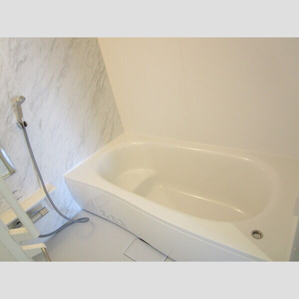 バス (追い焚き給湯機能付き浴室)