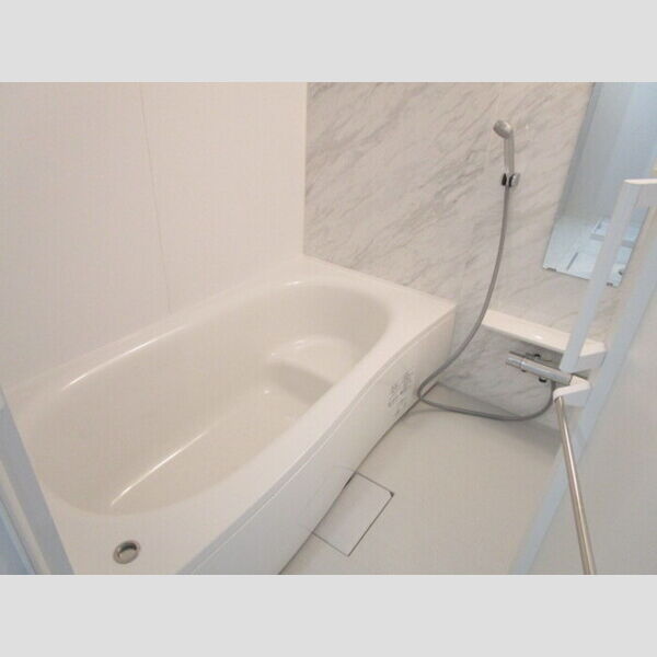 バス (追い焚き給湯機能付き浴室)