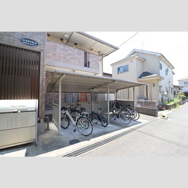 現地周辺 (駐輪場)