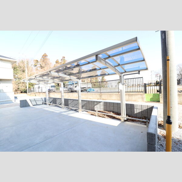 現地周辺 (駐輪場)