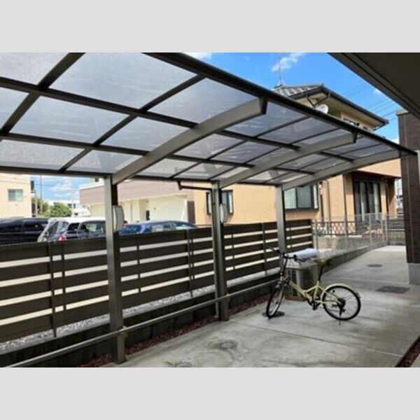 現地周辺 (駐輪場)