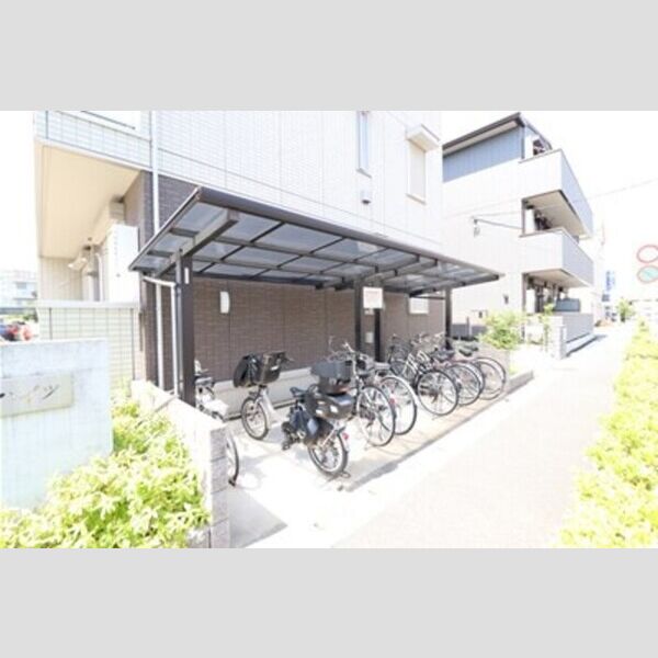 現地周辺 (駐輪場)