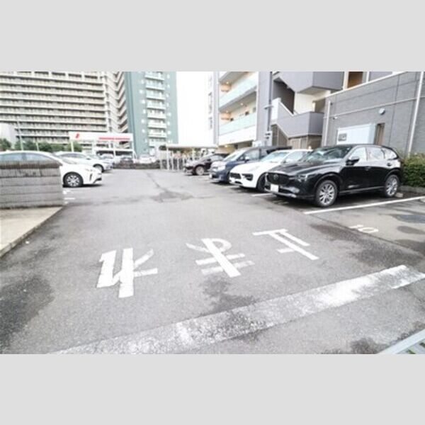 駐車場 (駐車場)