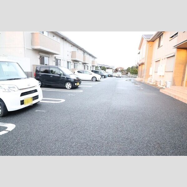 駐車場 (駐車場)