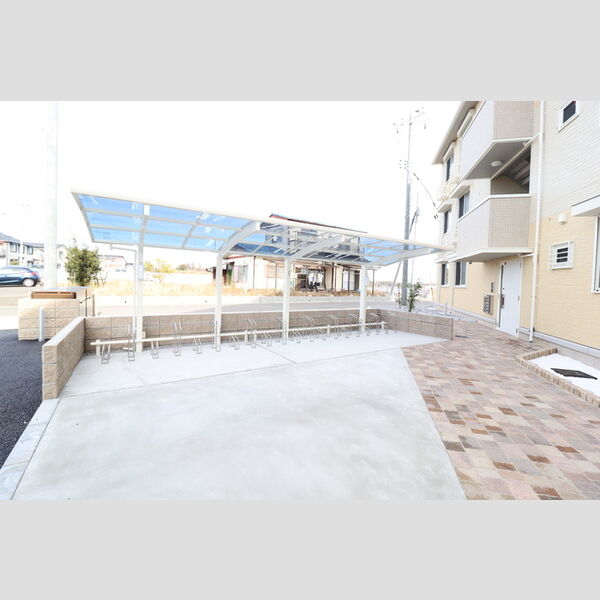 現地周辺 (駐輪場)