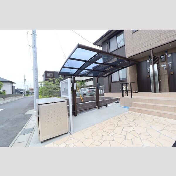 現地周辺 (駐輪場)