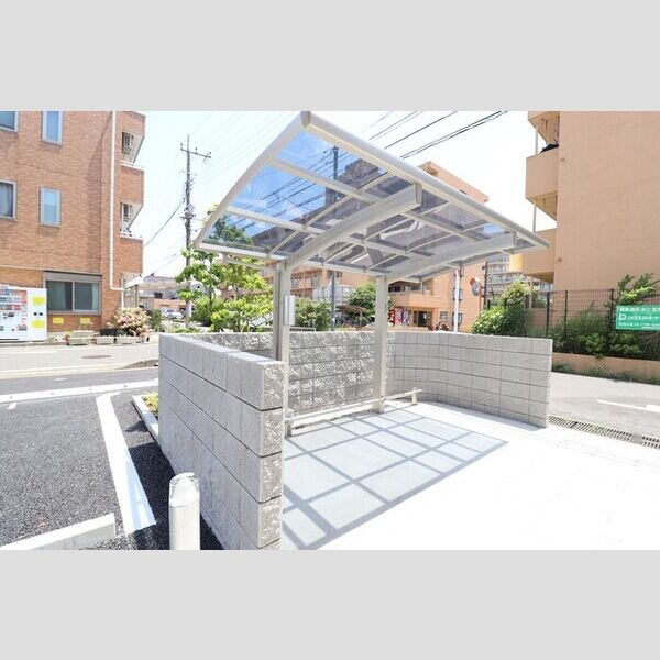 現地周辺 (駐輪場)