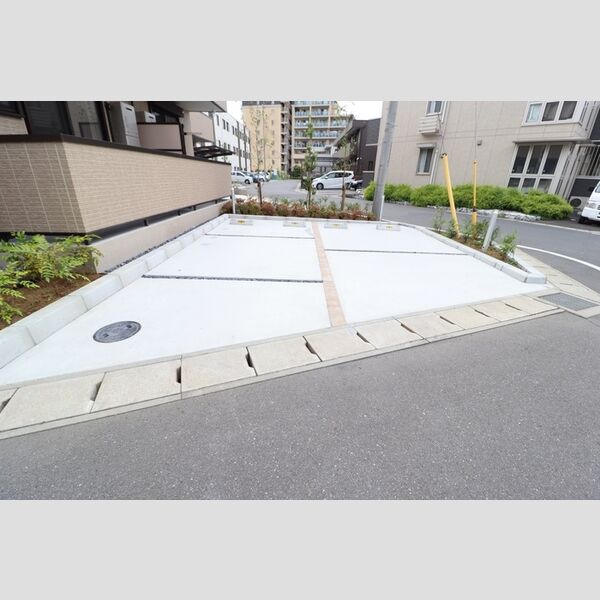 駐車場 (駐車場)