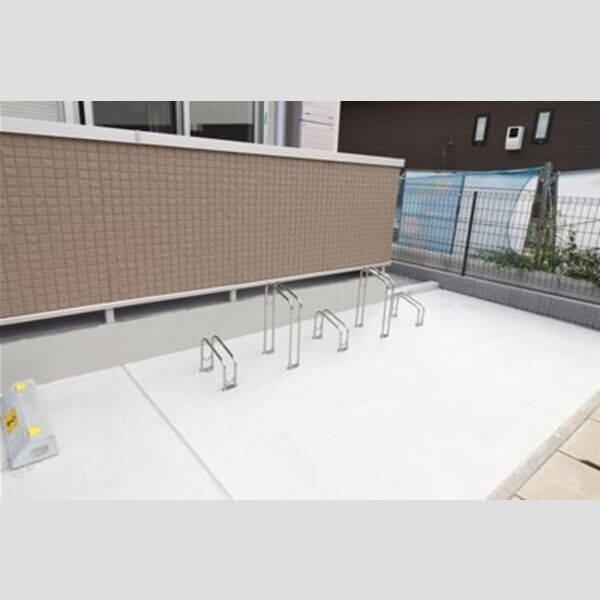 現地周辺 (サイクルラック)