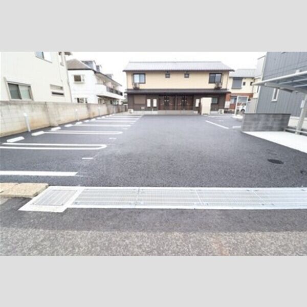 駐車場 (駐車場)