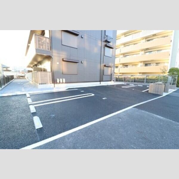 駐車場 (駐車場)