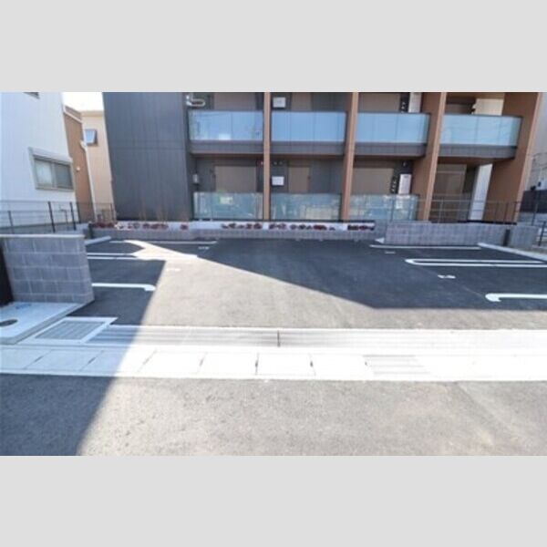 駐車場 (駐車場)