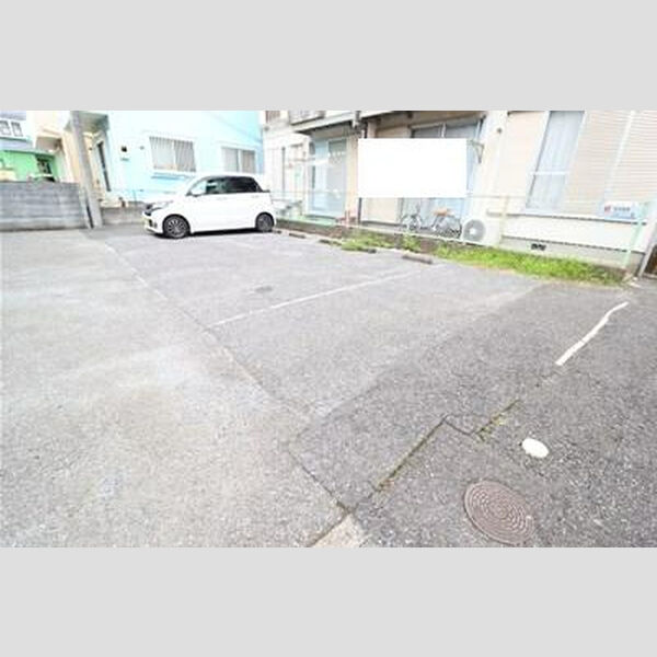 駐車場 (駐車場)