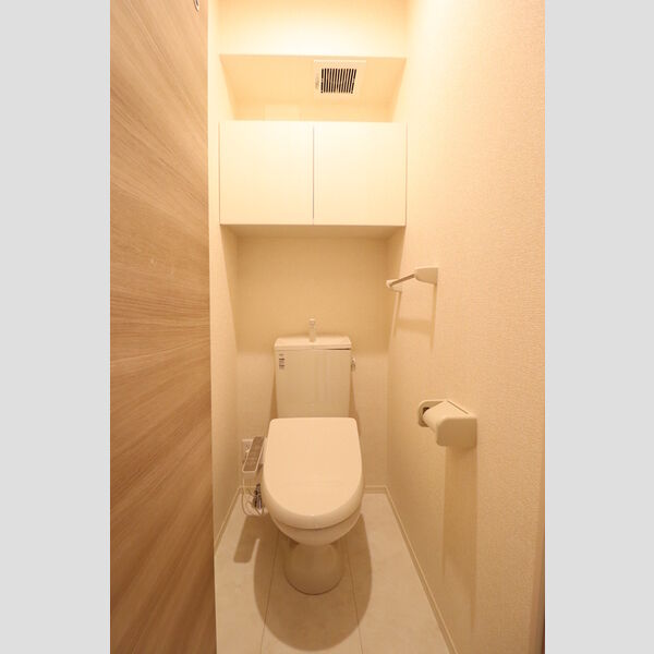 トイレ (温水洗浄暖房便座)