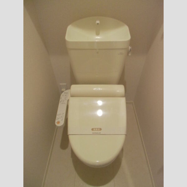 トイレ (温水洗浄暖房便座)