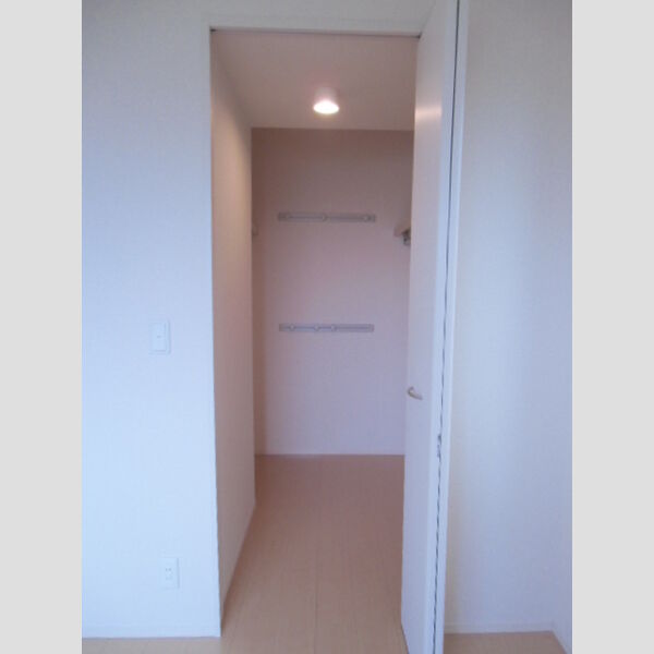 収納 (ウォークインクローゼット)