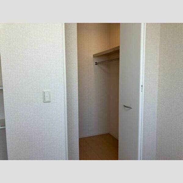 収納 (ウォークインクローゼット)