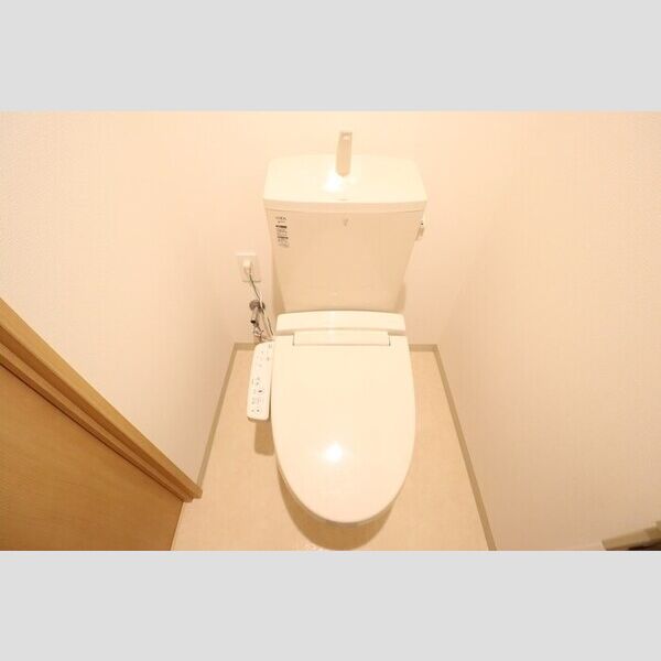 トイレ (温水洗浄暖房便座)