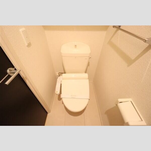 トイレ (温水洗浄暖房便座)