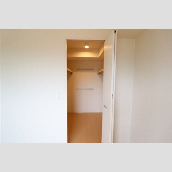 収納 (ウォークインクローゼット)