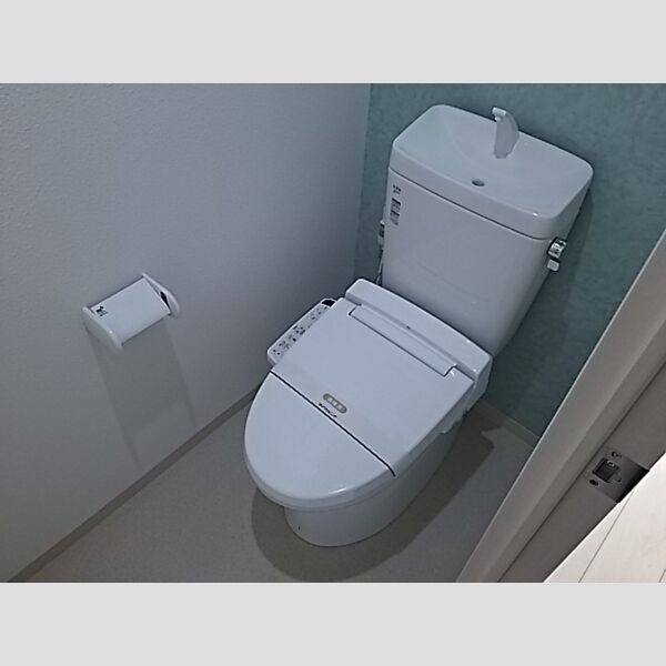 トイレ (温水洗浄暖房便座)