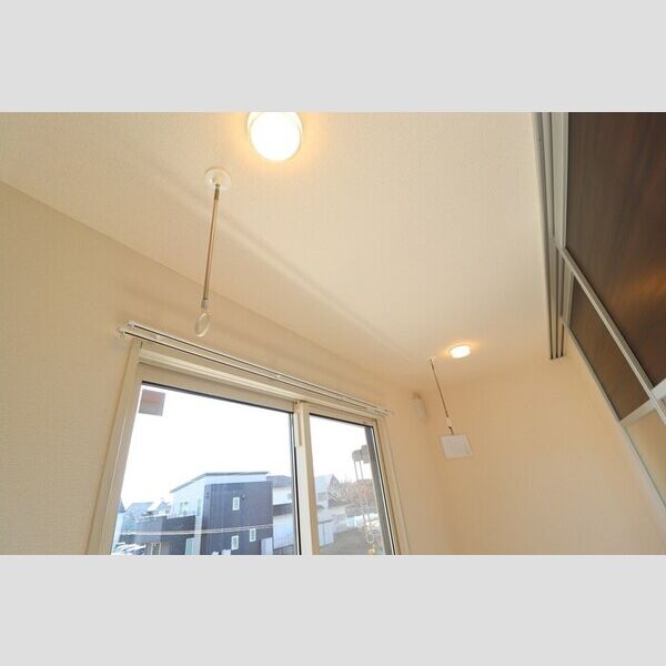 その他 (室内物干し)