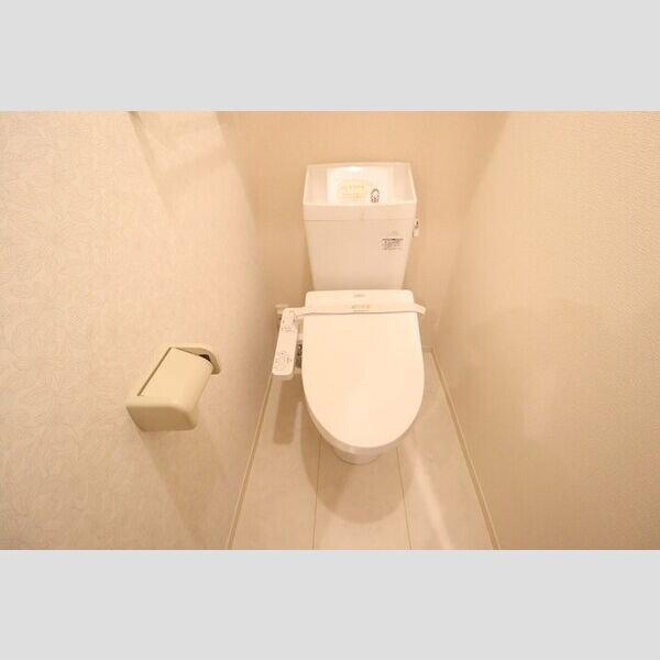 トイレ (温水洗浄暖房便座)