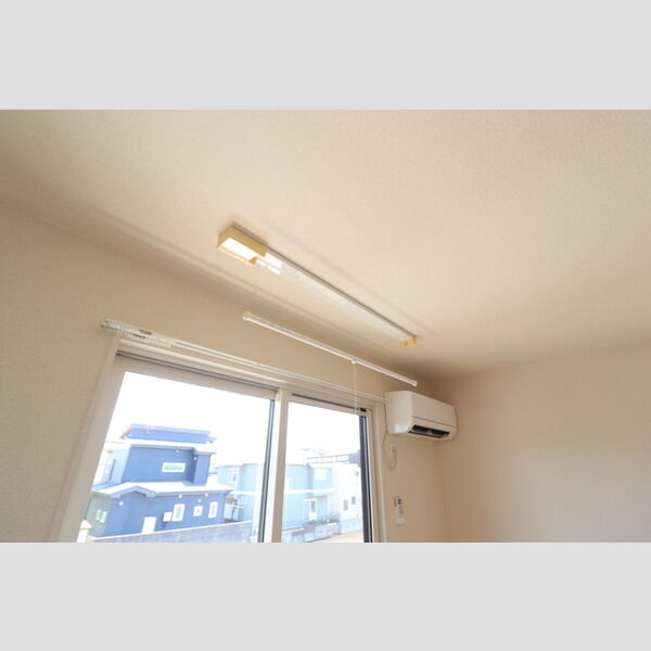 その他 (室内物干し)