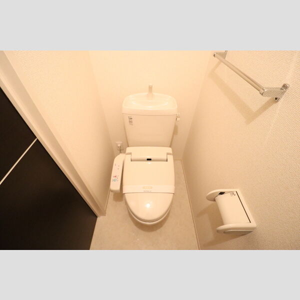 トイレ (温水洗浄暖房便座)