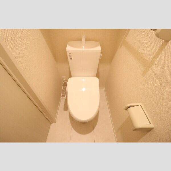 トイレ (温水洗浄暖房便座)