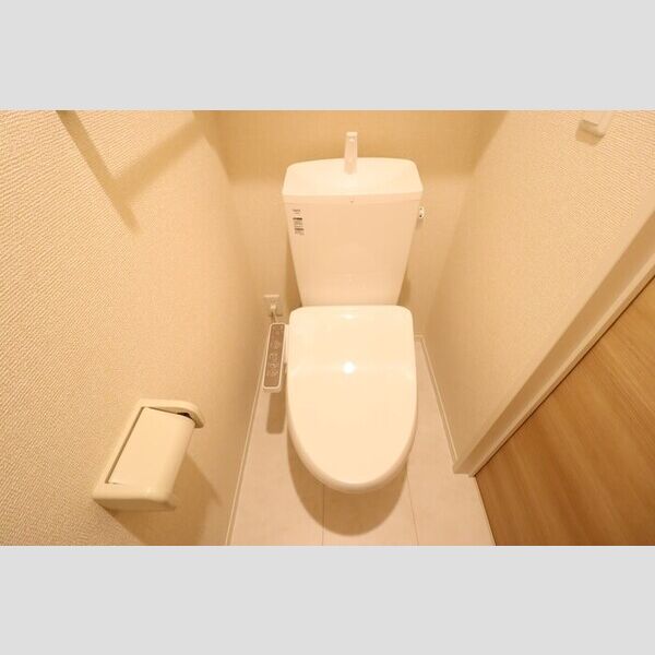 トイレ (温水洗浄暖房便座)