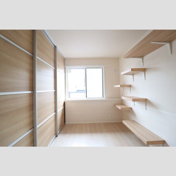 その他 (洋室5帖)