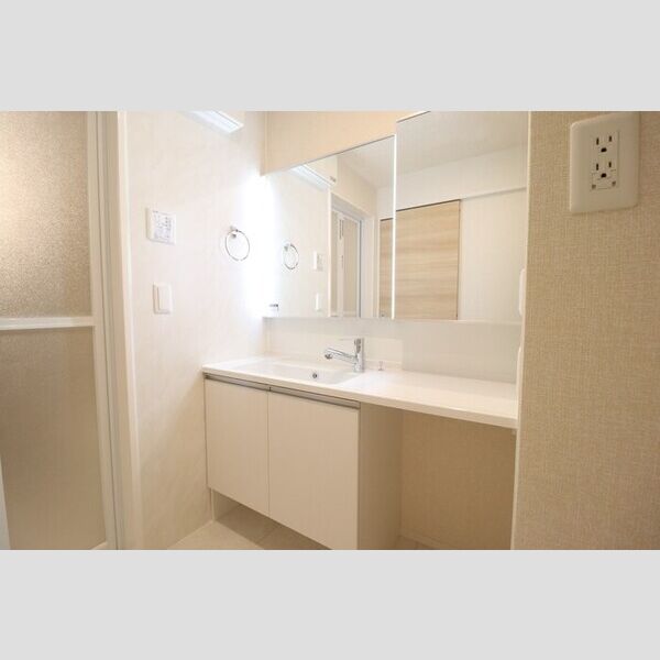 洗面所 (洗髪洗面化粧台)