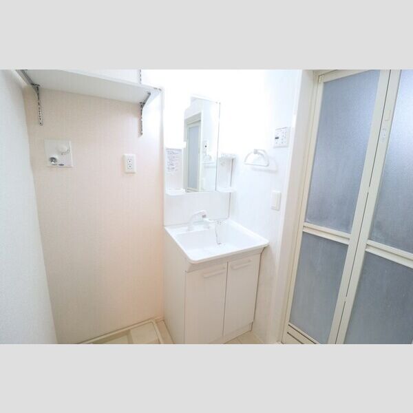 洗面所 (洗髪洗面化粧台)