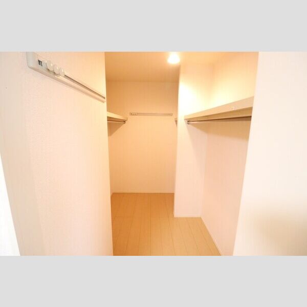 収納 (ウォークインクローゼット)