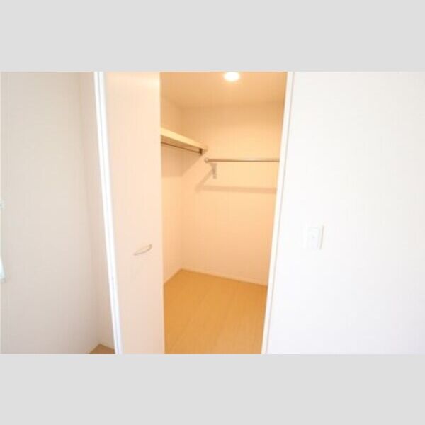 収納 (ウォークインクローゼット)