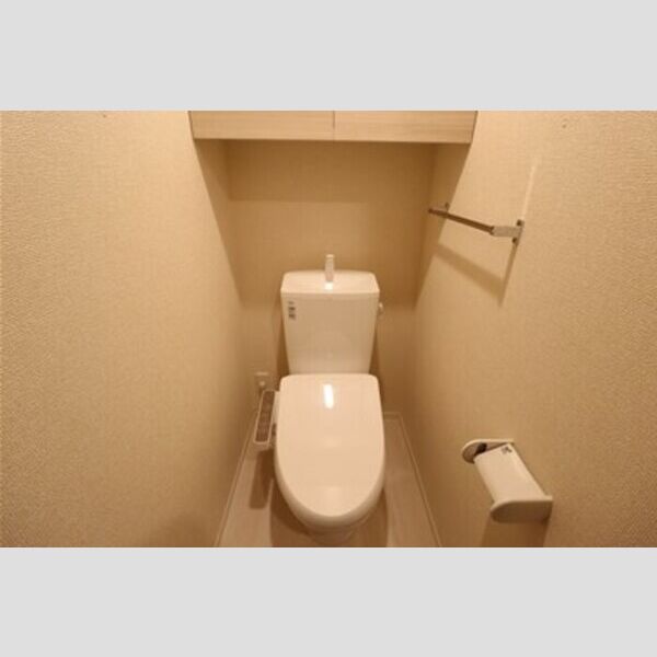 トイレ (温水洗浄暖房便座)