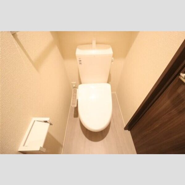 トイレ (温水洗浄暖房便座)