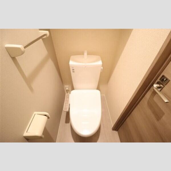 トイレ (温水洗浄暖房便座)