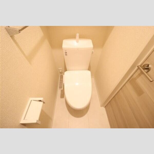 トイレ (温水洗浄暖房便座)