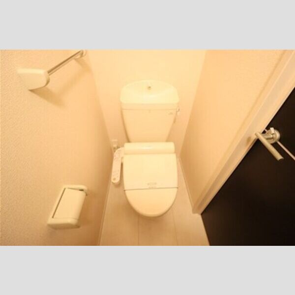 トイレ (温水洗浄暖房便座)