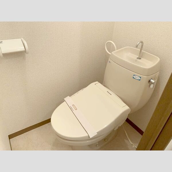 トイレ (温水洗浄暖房便座)