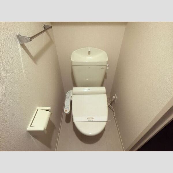 トイレ (温水洗浄暖房便座)