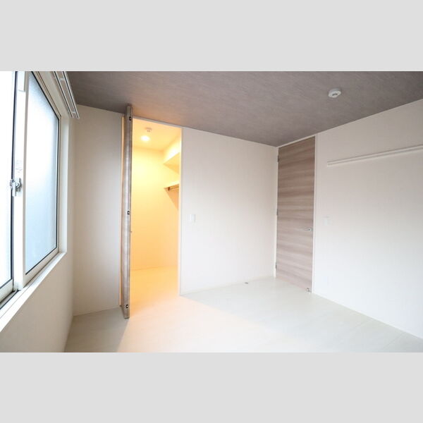 その他 (洋室　6.1帖)