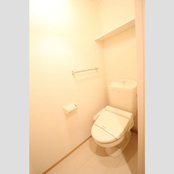 トイレ (温水洗浄暖房便座)