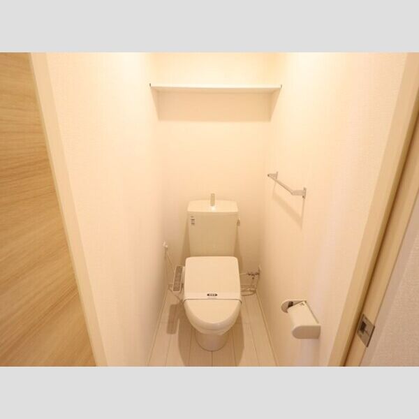 トイレ (温水洗浄暖房便座)