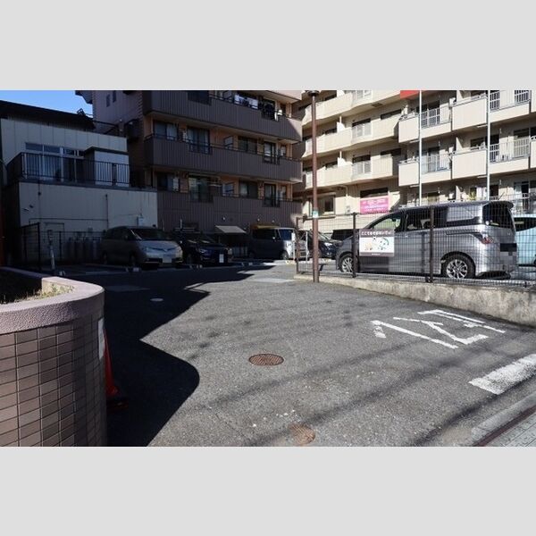 駐車場 (駐車場)