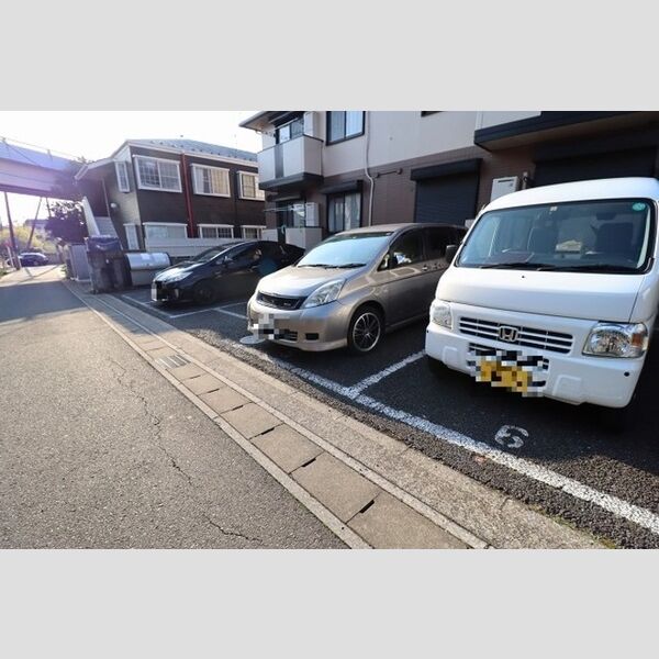 駐車場 (駐車場)