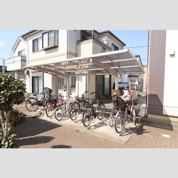 現地周辺 (駐輪場)