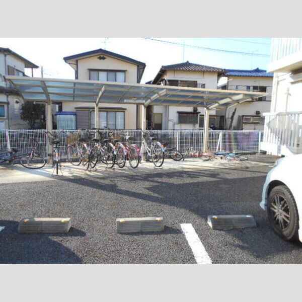 現地周辺 (駐輪場)